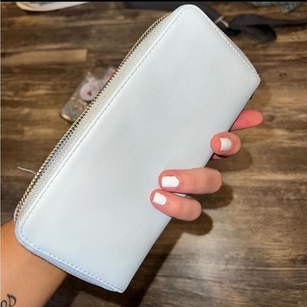Wallet w/gold detailing